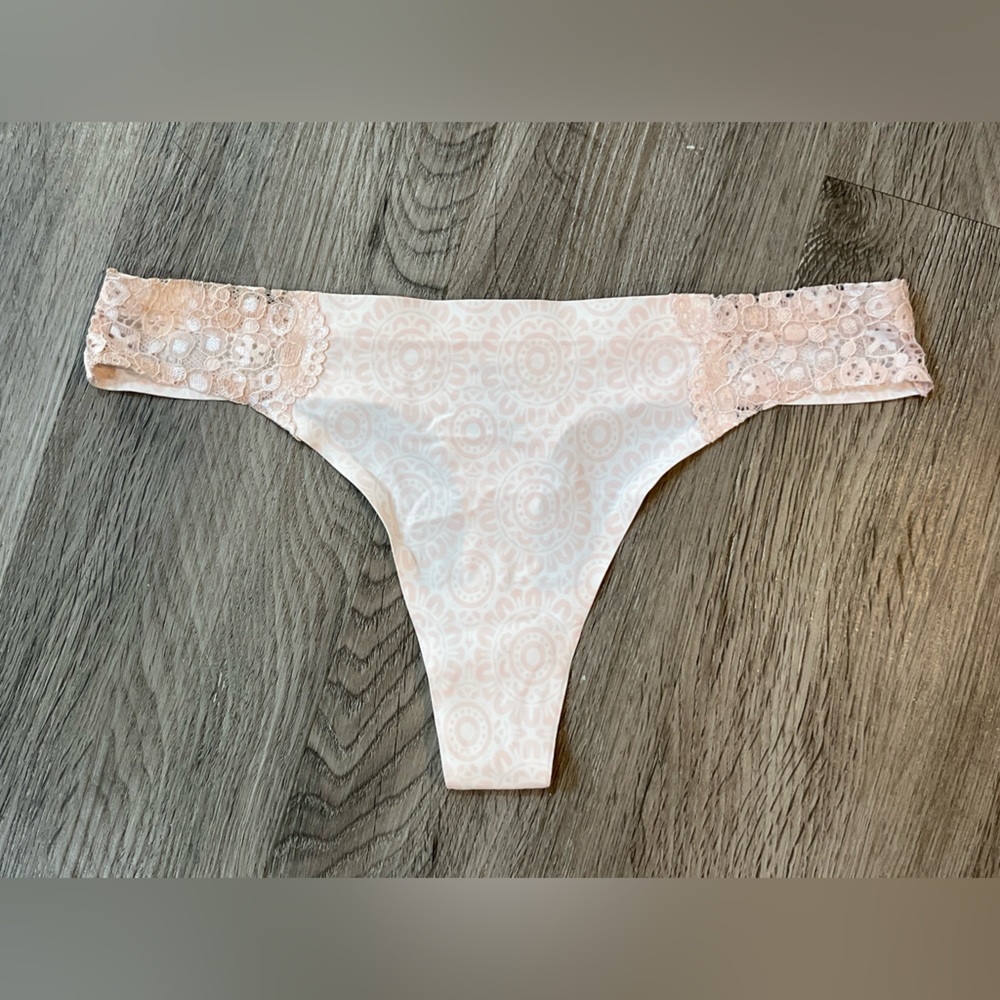 Sophie B thong